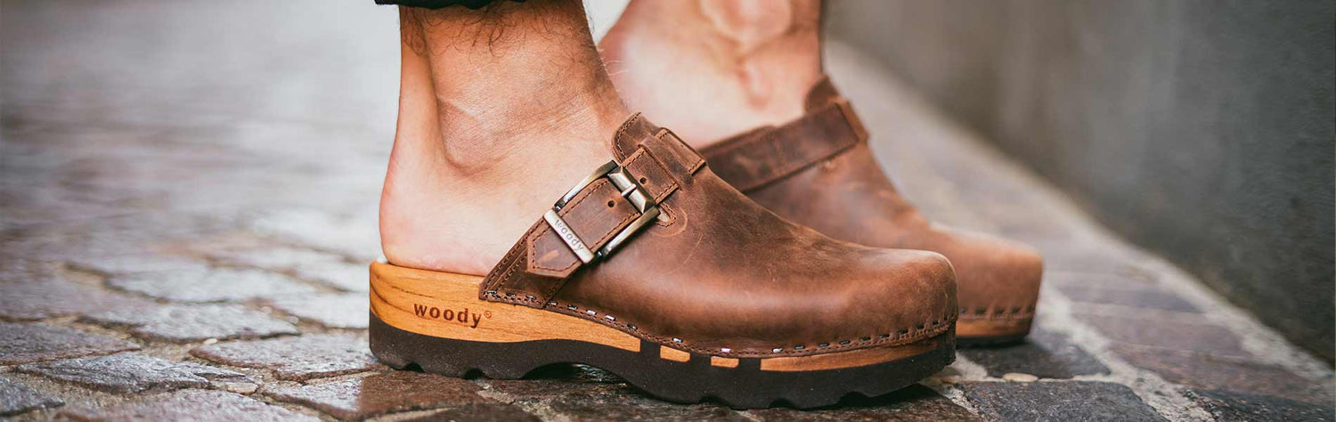 Holzschuhe, Clogs Herren kaufen. Herrenclogs, Männer Holz Clogs kaufen, Holzschuhe, Woody Schuhe Österreich. Schuhe mit Holzsohle. Holz Schuhe kaufen.