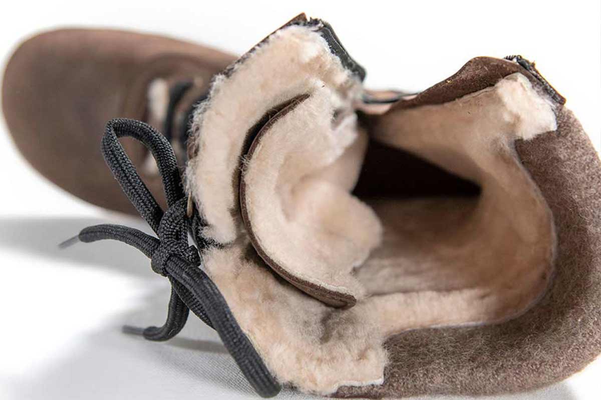 Fell gefütterte Schuhe mit der biegsamen Holzsohle kaufen. Gefütterte Holzschuhe kaufen