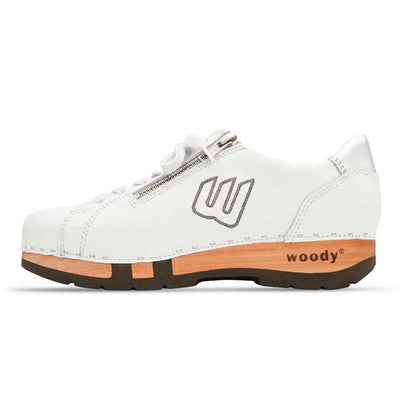 Clog Damen Alisa weiss mit Klettverschluss. DamenSneaker Clogs mit biegsamer Holz Sohle alisa, clog sneakers damen mit biegsamer nachhaltiger holzsohle, farbe: weiss (Glattleder), holzclogs woody, woody schuhe, woody shoes, handgemachte holzschuhe aus österreich, kärnten