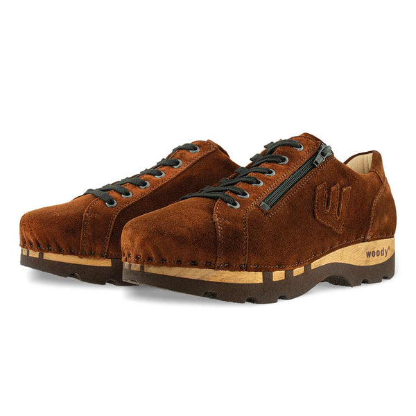 Clog Sneaker Jack Haselnuss Herren Clog von woody Schuhe. Clogs Herren Sneaker jack, clog sneakers für herren mit biegsamer nachhaltiger holzsohle, farbe: hazelnut (haselnussbraun), holzclogs woody, woody schuhe, woody shoes, handgemachte holzschuhe aus österreich, kärnten