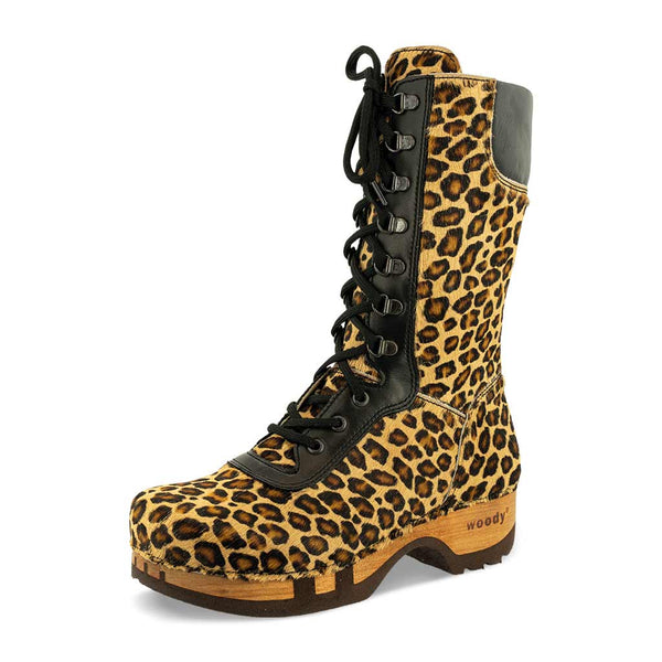 Clogs Damen Stiefel Ramona im Leopard Design. Holzschuhe Damen, Damenstiefel clogs damen ramona fell, farbe: leopard (print). stiefel, winterclog, winterclogs. damenstiefel clogs weiss. damen fellschuhe bestellen, fellclogs, weisse fellstiefel mit holzschuhe, holzclogs fell kaufen.
