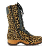 Clogs Damen Stiefel Ramona im Leopard Design. Holzschuhe Damen, Damenstiefel clogs damen ramona fell, farbe: leopard (print). stiefel, winterclog, winterclogs. damenstiefel clogs weiss. damen fellschuhe bestellen, fellclogs, weisse fellstiefel mit holzschuhe, holzclogs fell kaufen.