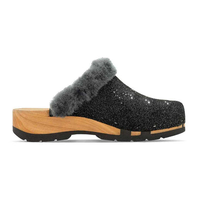 Clogs Damen gefüttert Marie in Farbe Argento glitter marie, gefütterter damen clog mit biegsamer nachhaltiger holzsohle, lammfellfutter und kragen, farbe: argento (schwarz mit silbernem Glitter), holzclogs woody, woody schuhe, woody shoes, handgemachte holzschuhe aus österreich, kärnten