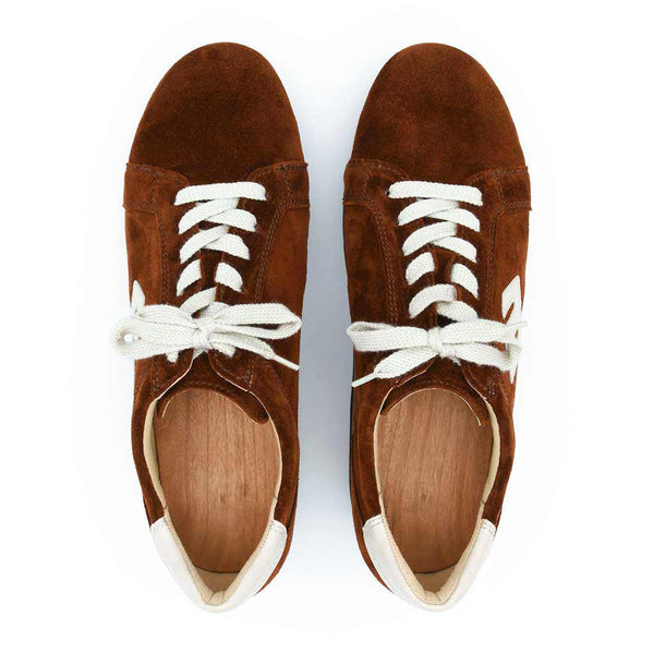 Herren Clogs Sneaker Wayne Hazelnut Cream Herren Clogs Sneaker. wayne, sneakers clogs herren mit biegsamer nachhaltiger holzsohle, der bestseller, farbe: hazelnut (braun), holzclogs woody, woody schuhe, woody shoes, handgemachte holzschuhe aus österreich, kärnten