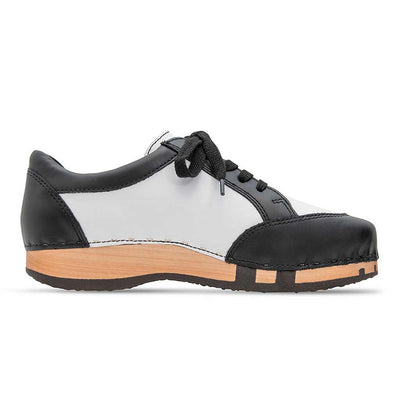 [Schwarz-Weiss] abby, clog sneakers damen mit biegsamer nachhaltiger holzsohle, farbe: schwarz-weiss (Glattleder), holzclogs woody, woody schuhe, woody shoes, handgemachte holzschuhe aus österreich, kärnten