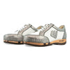 abby, clog sneakers damen mit biegsamer nachhaltiger holzsohle, farbe: titan-weiss, holzclogs woody, woody schuhe, woody shoes, handgemachte holzschuhe, sommerliche terrasse, garten
