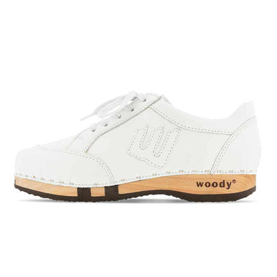 [Weiss] abby, clog sneakers damen mit biegsamer nachhaltiger holzsohle, farbe: weiss Uni, holzclogs woody, woody schuhe, woody shoes, handgemachte holzschuhe aus österreich, kärnten
