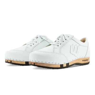 [Weiss] abby, clog sneakers damen mit biegsamer nachhaltiger holzsohle, farbe: weiss Uni, holzclogs woody, woody schuhe, woody shoes, handgemachte holzschuhe aus österreich, kärnten