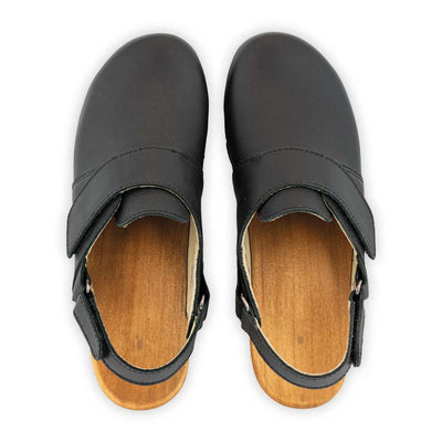 cornelia, farbe: schwarz_clogs damen, arbeitsschuh mit biegsamer nachhaltiger weidenholzsohle, holzclogs woody, woody schuhe, woody shoes, handgemachte holzschuhe aus österreich, kärnten