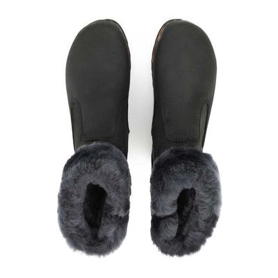 elke, clog stiefel damen mit biegsamer nachhaltiger holzsohle, lammfellfutter und kragen, farbe: nero, holzclogs woody, woody schuhe, woody shoes, handgemachte holzschuhe aus österreich, kärnten