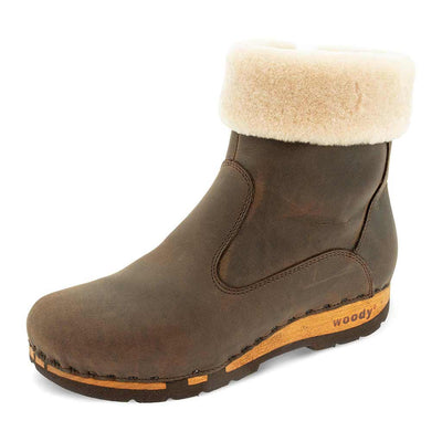 elke, clog stiefel damen mit biegsamer nachhaltiger holzsohle, lammfellfutter und kragen, farbe: caffe, holzclogs woody, woody schuhe, woody shoes, handgemachte holzschuhe aus österreich, kärnten