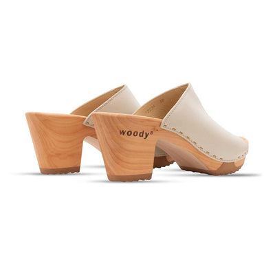 [Creme] Elly Clogs Damen Pantolette von woody. elly, farbe: creme, clogs pantolette damen mit absatz mit biegsamer nachhaltiger weidenholzsohle, holzclogs woody, woody schuhe, woody shoes, handgemachte holzschuhe aus österreich, kärnten