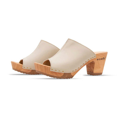 [Creme] Elly Clogs Damen Pantolette von woody. elly, farbe: creme, clogs pantolette damen mit absatz mit biegsamer nachhaltiger weidenholzsohle, holzclogs woody, woody schuhe, woody shoes, handgemachte holzschuhe aus österreich, kärnten