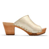 Elly Clogs Damen Pantolette von woody. elly, farbe: gold, clogs pantolette damen mit absatz mit biegsamer nachhaltiger weidenholzsohle, holzclogs woody, woody schuhe, woody shoes, handgemachte holzschuhe aus österreich, kärnten