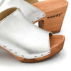 Elly Clogs Damen Pantolette von woody. elly, farbe: silber, clogs pantolette damen mit absatz mit biegsamer nachhaltiger weidenholzsohle, holzclogs woody, woody schuhe, woody shoes, handgemachte holzschuhe aus österreich, kärnten