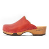 emma, farbe: rosso (rot)_clogs damen mit biegsamer nachhaltiger weidenholzsohle, holzclogs woody, woody schuhe, woody shoes, handgemachte holzschuhe aus österreich, kärnten