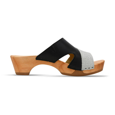 Cherin – elegante Damen Clog Pantolette mit biegsamer Sohle – Farbe: Schwarz-Silber Glitzernd