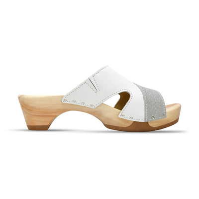 Cherin – elegante Damen Clog Pantolette mit biegsamer Sohle – Farbe: Weiss-Silber Glitzernd
