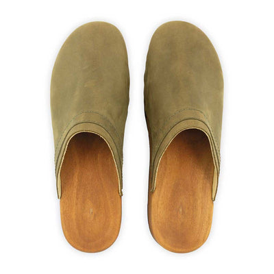 harry, clogs herren mit biegsamer nachhaltiger holzsohle, farbe: olivia (olivgrün), holzclogs woody, woody schuhe, woody shoes, handgemachte holzschuhe aus österreich, kärnten