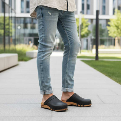 [Schwarz] harry, clogs herren mit biegsamer nachhaltiger holzsohle, farbe: schwarz, holzclogs woody, woody schuhe, woody shoes, handgemachte holzschuhe aus österreich, kärnten