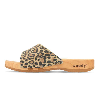 heidi, clogs pantolette damen mit biegsamer nachhaltiger holzsohle, farbe: wildcat (leopard-print), holzclogs woody, woody schuhe, woody shoes, handgemachte holzschuhe aus österreich, kärnten
