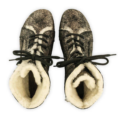 [Noirgold] Heike, clog lammfell gefütterter clog stiefel damen mit biegsamer nachhaltiger holzsohle, holzclogs woody, woody schuhe, woody shoes, handgemachte holzschuhe aus österreich, kärnten, farbe: noirgold (gold mit schwarzen cracks)