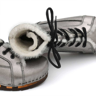 Heike, clog lammfell gefütterter clog stiefel damen mit biegsamer nachhaltiger holzsohle, farbe: titan, holzclogs woody, woody schuhe, woody shoes, handgemachte holzschuhe aus österreich, kärnten