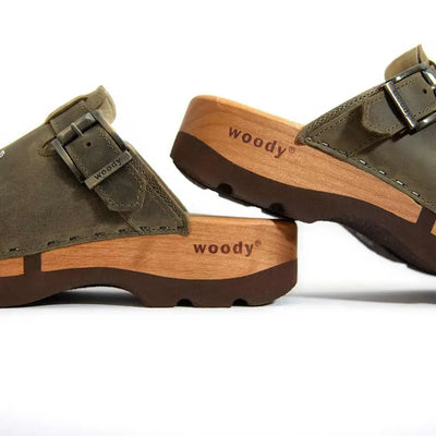 [Oliva] hubertus, clog mit stick für herren, biegsame nachhaltige holzsohle, farbe: oliva, holzclogs woody, woody schuhe, woody shoes, handgemachte holzschuhe aus österreich, kärnten