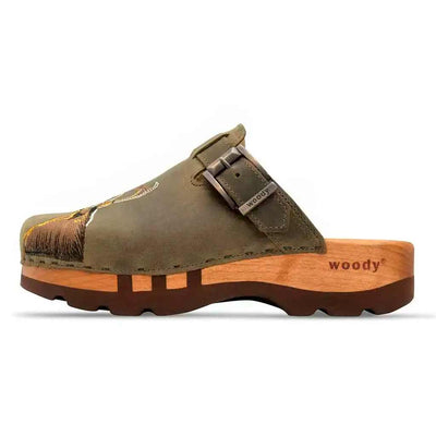 [Oliva] hubertus, clog mit stick für herren, biegsame nachhaltige holzsohle, farbe: oliva, holzclogs woody, woody schuhe, woody shoes, handgemachte holzschuhe aus österreich, kärnten