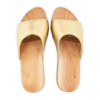heidi, clogs pantolette damen mit biegsamer nachhaltiger holzsohle, farbe: gold, holzclogs woody, woody schuhe, woody shoes, handgemachte holzschuhe aus österreich, kärnten
