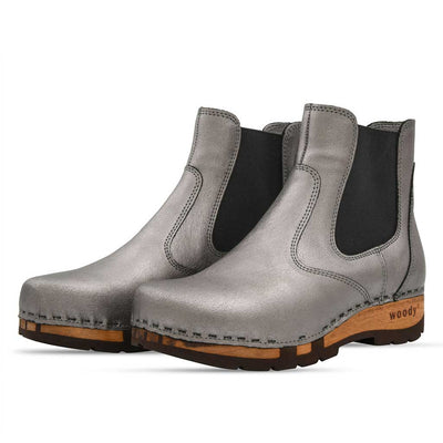 Jutta, clog boots damen mit biegsamer nachhaltiger holzsohle, farbe: titan, der bestseller, holzclogs woody, woody schuhe, woody shoes, handgemachte holzschuhe aus österreich, kärnten