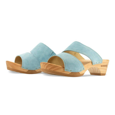 kate-farbe: baby blue (hellblau)_clogs pantoletten damen mit biegsamer nachhaltiger weidenholzsohle, holzclogs woody, woody schuhe, woody shoes, handgemachte holzschuhe aus österreich, kärnten