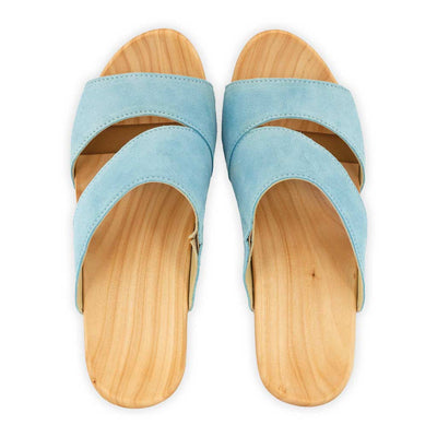 kate-farbe: baby blue (hellblau)_clogs pantoletten damen mit biegsamer nachhaltiger weidenholzsohle, holzclogs woody, woody schuhe, woody shoes, handgemachte holzschuhe aus österreich, kärnten