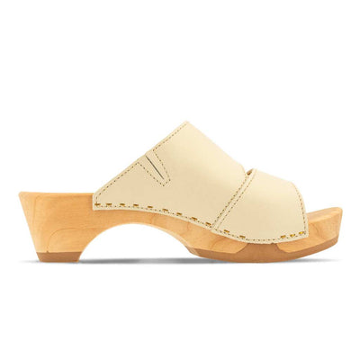 kate-farbe: creme_clogs pantoletten damen mit biegsamer nachhaltiger weidenholzsohle, holzclogs woody, woody schuhe, woody shoes, handgemachte holzschuhe aus österreich, kärnten