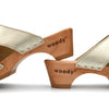 kate-farbe: gold_clogs pantoletten damen mit biegsamer nachhaltiger weidenholzsohle, holzclogs woody, woody schuhe, woody shoes, handgemachte holzschuhe aus österreich, kärnten