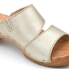 kate-farbe: gold_clogs pantoletten damen mit biegsamer nachhaltiger weidenholzsohle, holzclogs woody, woody schuhe, woody shoes, handgemachte holzschuhe aus österreich, kärnten