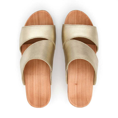kate-farbe: gold_clogs pantoletten damen mit biegsamer nachhaltiger weidenholzsohle, holzclogs woody, woody schuhe, woody shoes, handgemachte holzschuhe aus österreich, kärnten