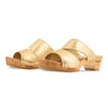 kate-farbe: gold_clogs pantoletten damen mit biegsamer nachhaltiger weidenholzsohle, holzclogs woody, woody schuhe, woody shoes, handgemachte holzschuhe aus österreich, kärnten