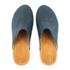 katharina, clogs damen mit biegsamer nachhaltiger holzsohle, farbe: avion-blau, holzclogs woody, woody schuhe, woody shoes, handgemachte holzschuhe aus österreich, kärnten