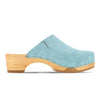 katharina, clogs damen mit biegsamer nachhaltiger holzsohle, farbe: baby blue (hellblau), holzclogs woody, woody schuhe, woody shoes, handgemachte holzschuhe aus österreich, kärnten