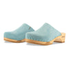 katharina, clogs damen mit biegsamer nachhaltiger holzsohle, farbe: baby blue (hellblau), holzclogs woody, woody schuhe, woody shoes, handgemachte holzschuhe aus österreich, kärnten