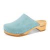 katharina, clogs damen mit biegsamer nachhaltiger holzsohle, farbe: baby blue (hellblau), holzclogs woody, woody schuhe, woody shoes, handgemachte holzschuhe aus österreich, kärnten