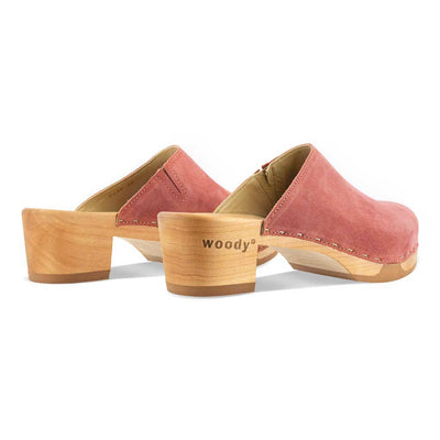katharina, clogs damen mit biegsamer nachhaltiger holzsohle, farbe: flamingo, holzclogs woody, woody schuhe, woody shoes, handgemachte holzschuhe aus österreich, kärnten