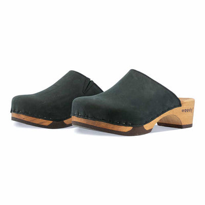 katharina, clogs damen mit biegsamer nachhaltiger holzsohle, farbe: nero-schwarz, holzclogs woody, woody schuhe, woody shoes, handgemachte holzschuhe aus österreich, kärnten
