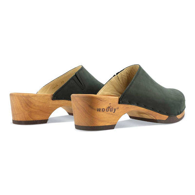 katharina, clogs damen mit biegsamer nachhaltiger holzsohle, farbe: nero-schwarz, holzclogs woody, woody schuhe, woody shoes, handgemachte holzschuhe aus österreich, kärnten