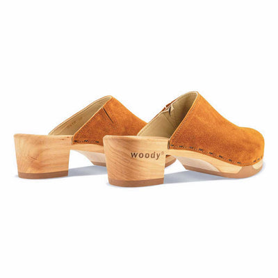 katharina, clogs damen mit biegsamer nachhaltiger holzsohle, farbe: papaya (orange), holzclogs woody, woody schuhe, woody shoes, handgemachte holzschuhe aus österreich, kärnten