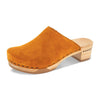 katharina, clogs damen mit biegsamer nachhaltiger holzsohle, farbe: papaya (orange), holzclogs woody, woody schuhe, woody shoes, handgemachte holzschuhe aus österreich, kärnten
