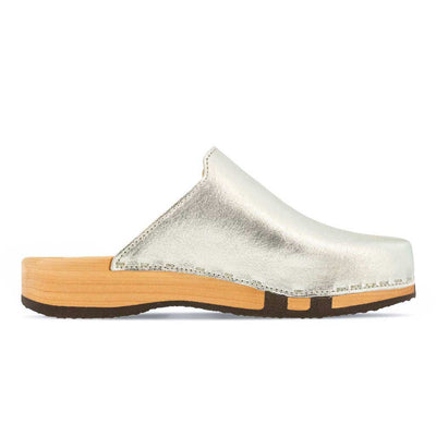 Lea clogs damen von woody holzschuhe damenclogs mit fexibler holzsohle. holzclogs farbe: silber, Damenclogs, Damen Clogs - Clogs Damen. Holzschuhe für Damen, Damen Clogs, Holzclogs, Damen Pantoletten mit Holzsohle. Holz Schuhe, Clog für Frauen