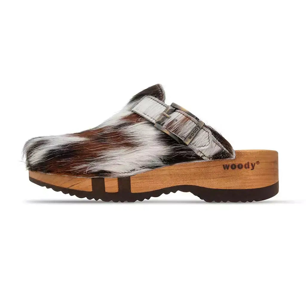 leon fell, fellclogs herren mit biegsamer nachhaltiger holzsohle, farbe: fell natur, holzclogs woody, woody schuhe, woody shoes, handgemachte holzschuhe aus österreich, kärnten