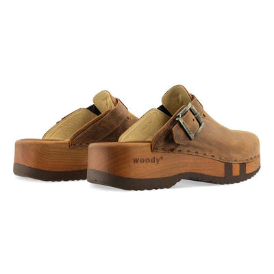 leon, clogs herren mit biegsamer nachhaltiger holzsohle, farbe: tabacco-braun, holzclogs woody, woody schuhe, woody shoes, handgemachte holzschuhe aus österreich, kärnten